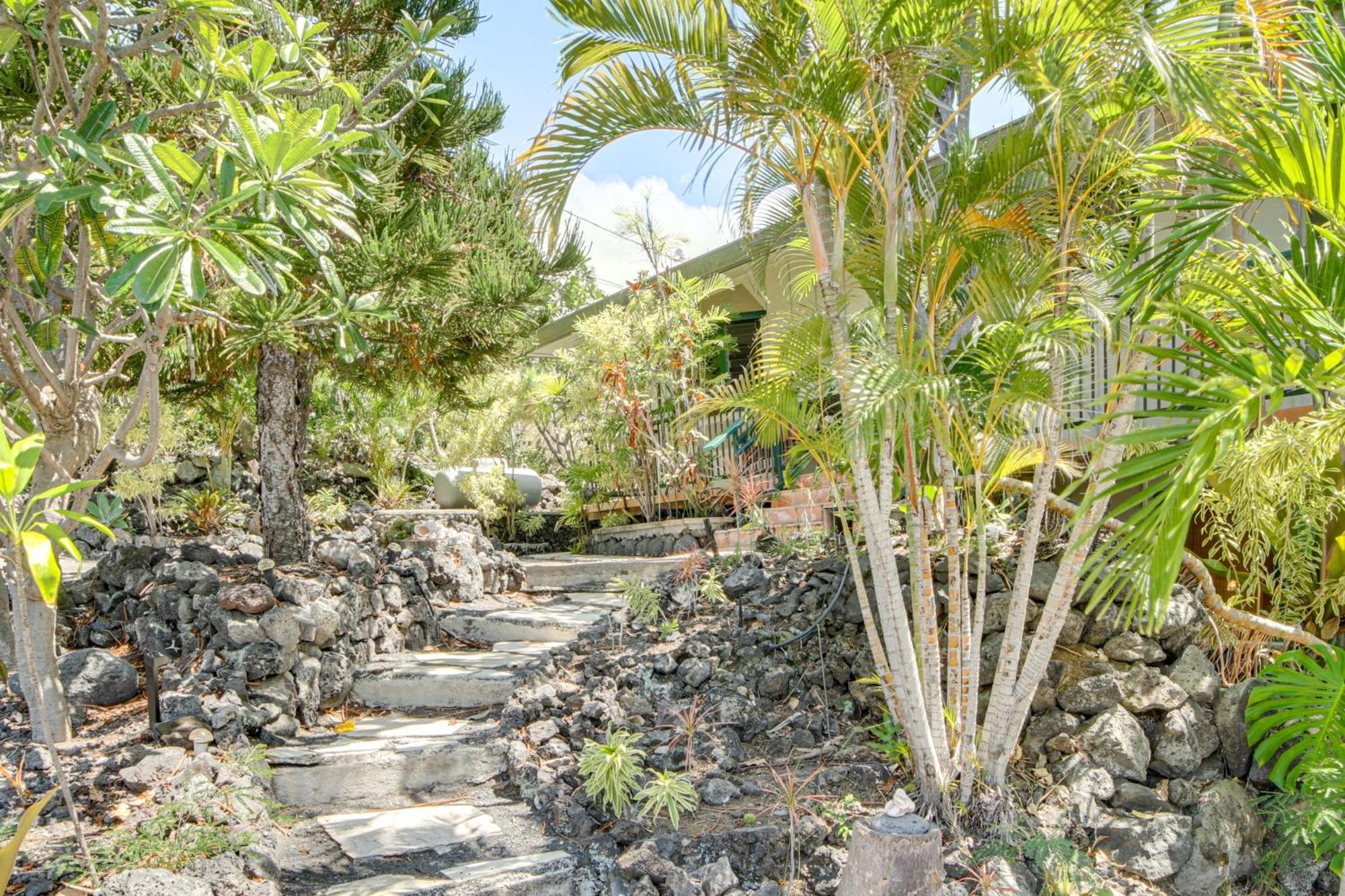Ocean-View Bungalow Walk To Pebbles Beach! Hookena Luaran gambar
